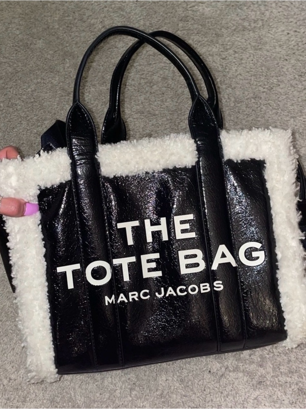 marc jacob’s “the tote bag” 🖤
